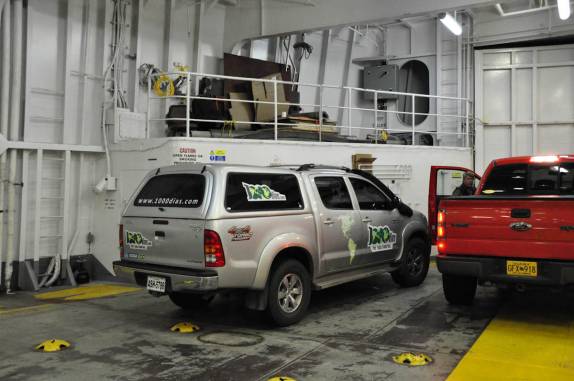 Fiona embarcada para a viagem de ferry em Haines, no sudeste do Alaska